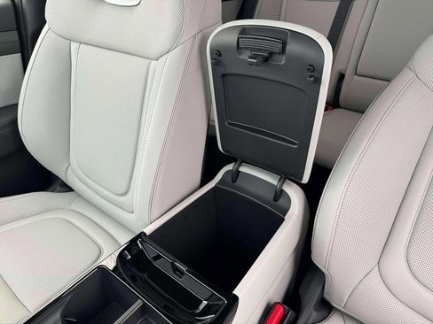 New 2026 Hyundai Tucson Limited image 18