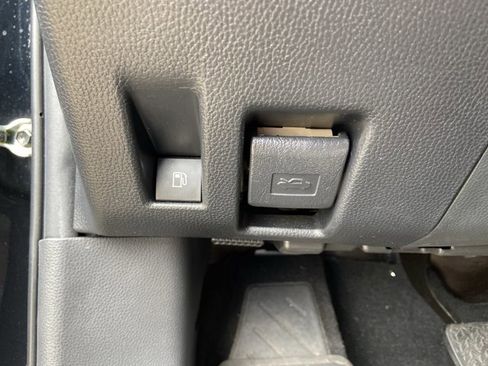 Used 2023 Toyota RAV4 Limited image 45