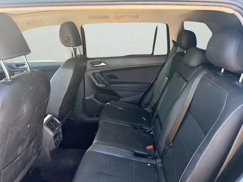 Used 2019 Volkswagen Tiguan SE w/ Panoramic Sunroof Package AWD/4WD image 12