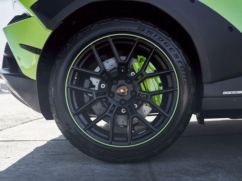 Used 2024 Lamborghini Huracan Sterrato image 31