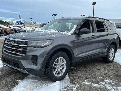 New 2026 Ford Explorer Active image 2