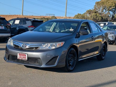 Used 2012 Toyota Camry LE FWD image 9