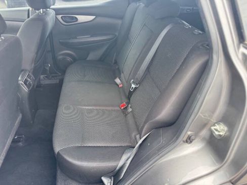 Used 2019 Nissan Rogue Sport S w/ Appearance Package FWD image 13