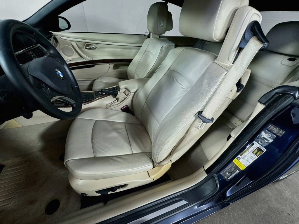 Used 2009 BMW 328i Convertible RWD image 26