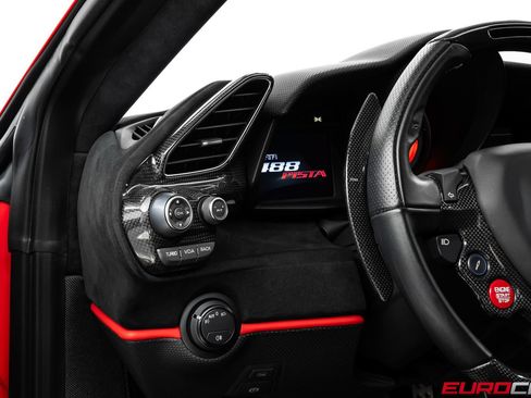 Used 2019 Ferrari 488 Pista Coupe RWD image 33