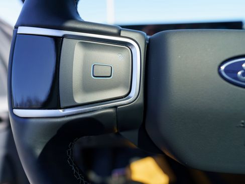 Used 2026 Ford Expedition Platinum image 26