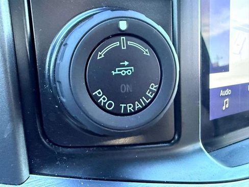 Used 2022 Ford F150 Lariat w/ Equipment Group 502A High image 47