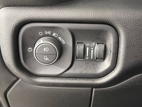 Used 2025 RAM 2500 Laramie w/ Sport Appearance Package image 25