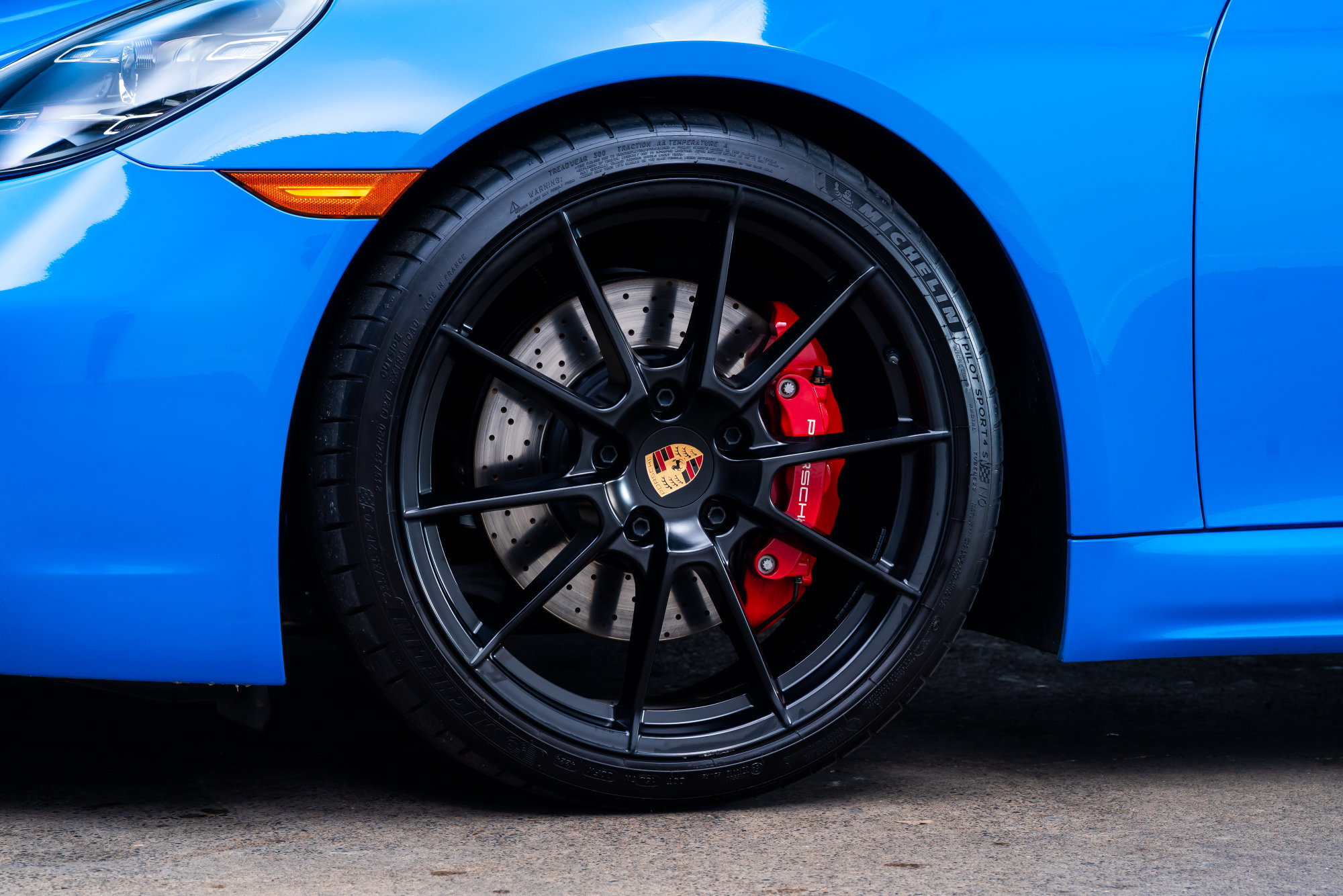 Used 2025 Porsche 718 Cayman GTS RWD image 5