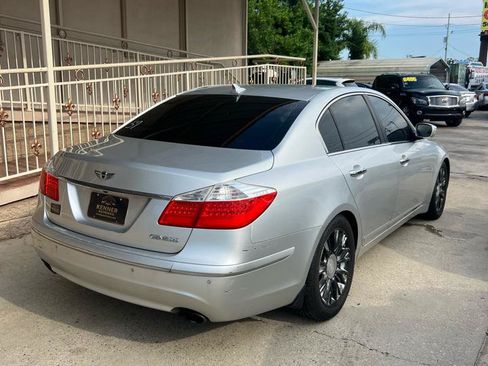 Used 2009 Hyundai Genesis 3.8 w/ Technology Pkg 4 RWD image 4