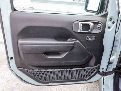 Used 2023 Jeep Wrangler Unlimited Sport AWD/4WD image 25