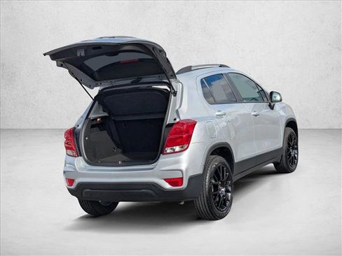 Used 2022 Chevrolet Trax LT w/ Sport Edition image 5