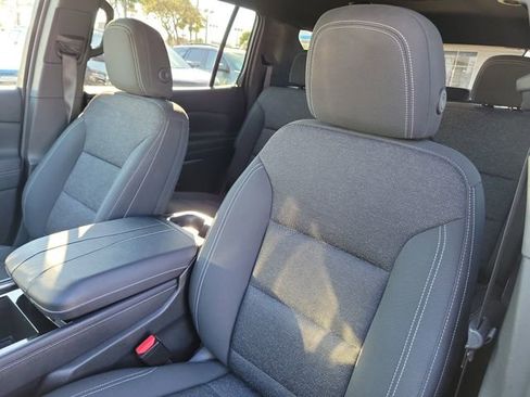 Certified 2025 Chevrolet Traverse LT image 17