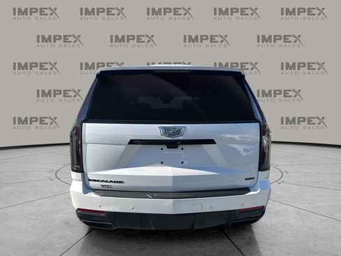 Used 2025 Cadillac Escalade ESV Sport Platinum w/ LPO, ONYX Package image 4