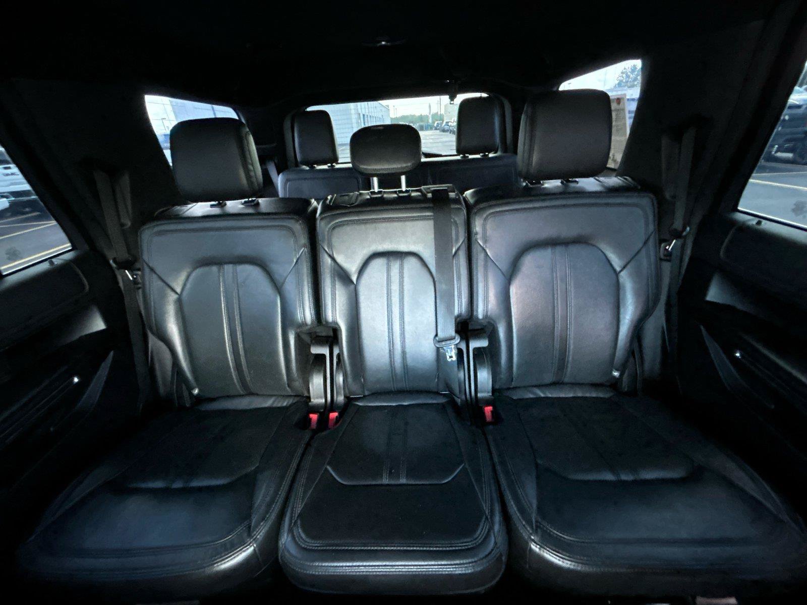 Used 2019 Ford Expedition Limited w/ Equipment Group 301A RWD image 32