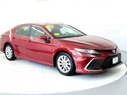 Used 2021 Toyota Camry LE w/ Cold Weather Package FWD image 7