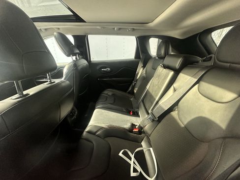 Used 2021 Jeep Cherokee Trailhawk w/ Sun, Sound & Nav Group image 10