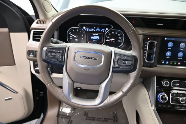 Used 2021 GMC Yukon XL Denali w/ Denali Premium Package AWD/4WD image 13