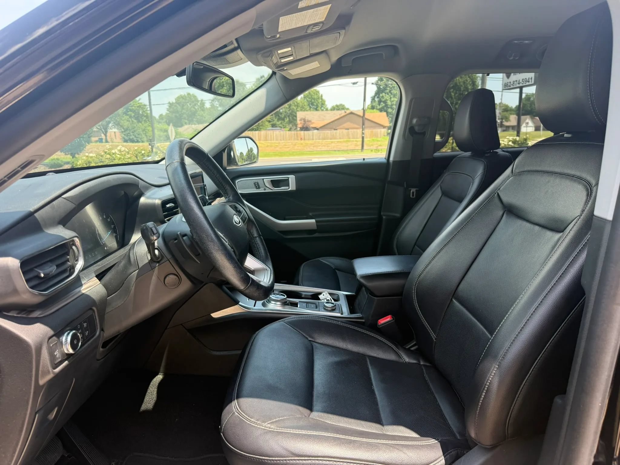 Used 2021 Ford Explorer Limited w/ Equipment Group 301A AWD/4WD image 10