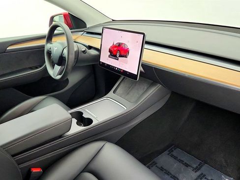 Used 2024 Tesla Model Y Long Range AWD/4WD image 29