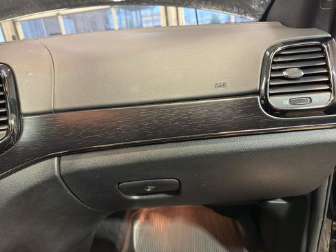 Used 2021 Jeep Grand Cherokee High Altitude AWD/4WD image 23