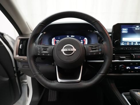 Certified 2023 Nissan Pathfinder Platinum AWD/4WD image 4