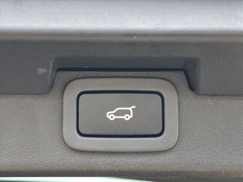 Used 2017 Land Rover Discovery HSE Luxury AWD/4WD image 17