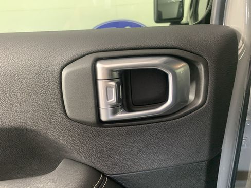 Used 2022 Jeep Wrangler Unlimited Sahara AWD/4WD image 30