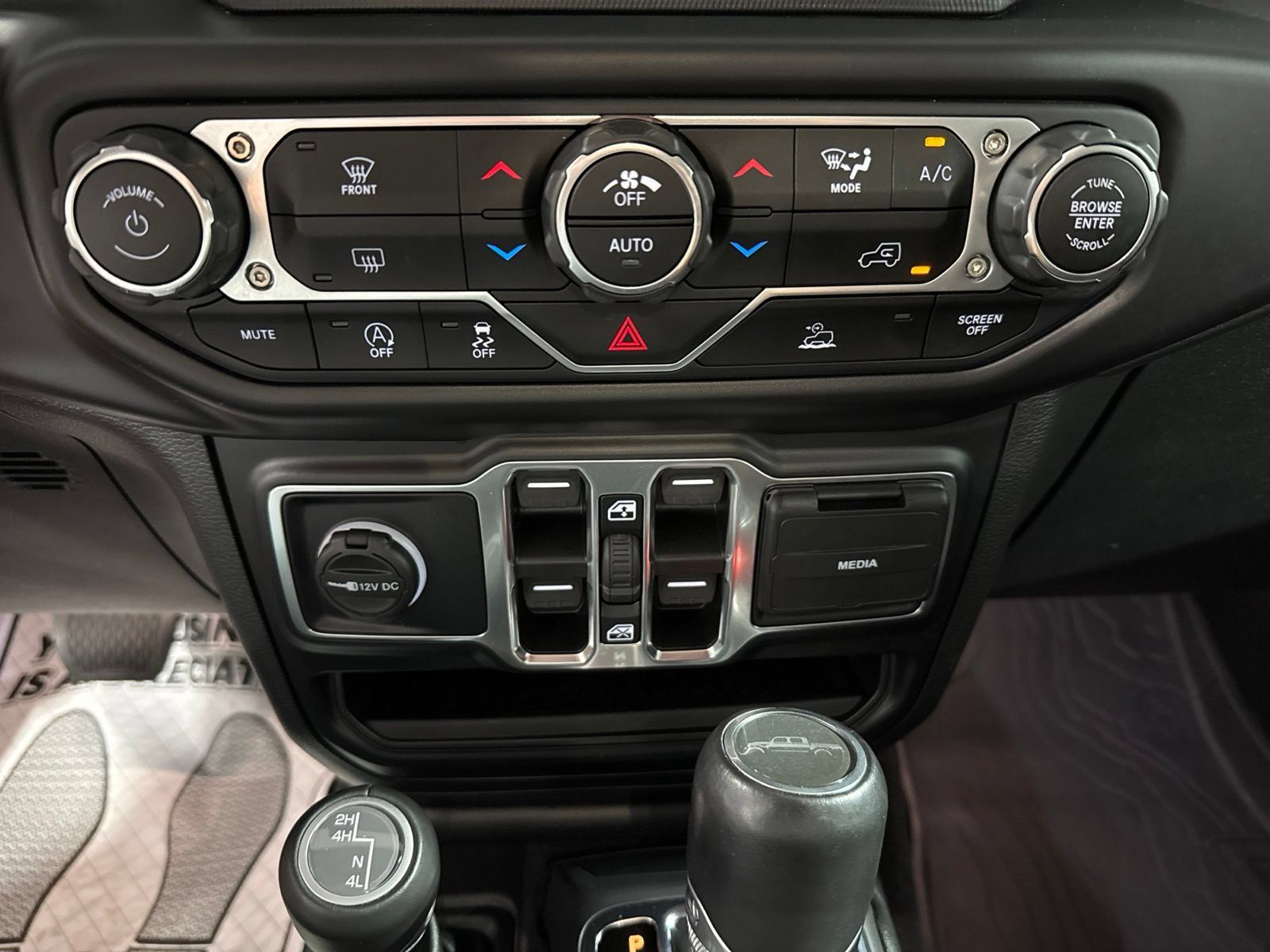 Used 2021 Jeep Gladiator Overland w/ Popular Equipment Package AWD/4WD image 36