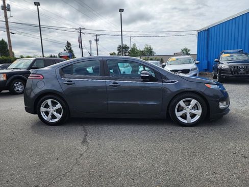 Used 2012 Chevrolet Volt FWD image 3