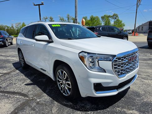 Used 2022 GMC Terrain Denali w/ Denali Premium Package AWD/4WD image 3