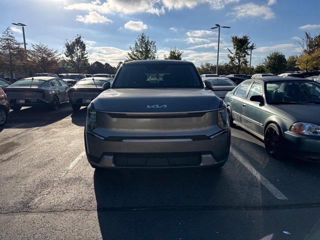 Certified 2024 Kia EV9 Light Long Range RWD image 8