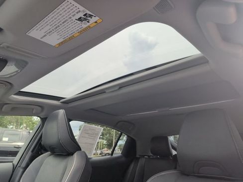 Used 2023 Toyota Prius XLE FWD image 29