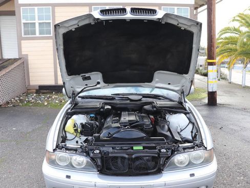 Used 2002 BMW 530i Sedan image 14