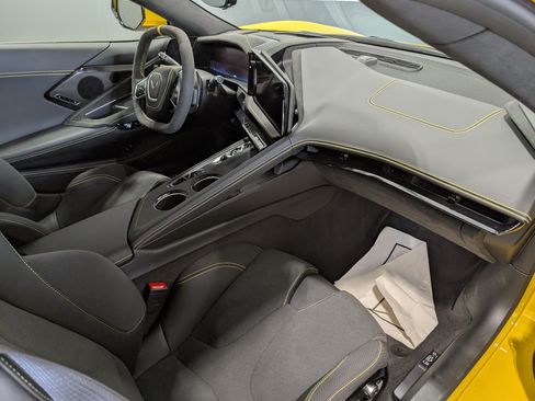 Used 2026 Chevrolet Corvette Stingray Premium Cpe w/ Z51 Performance Package RWD image 15