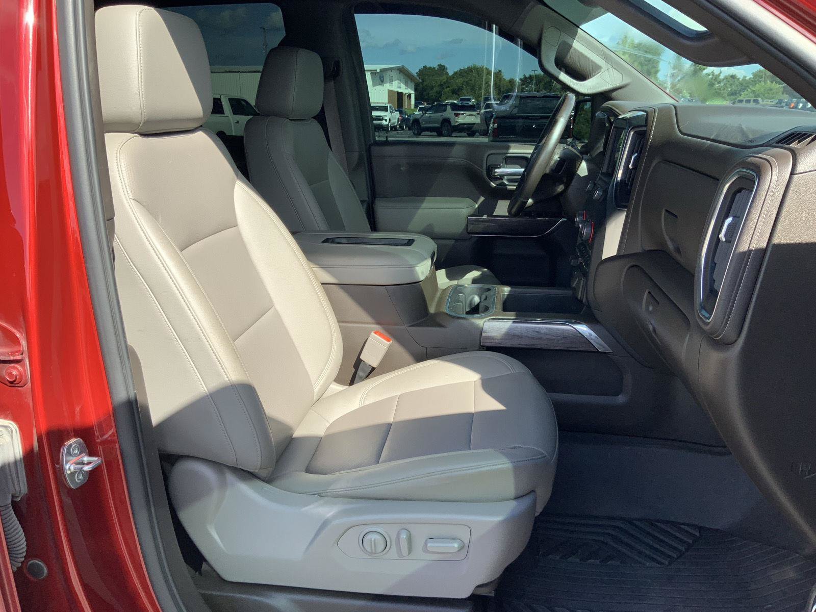Used 2022 Chevrolet Silverado 1500 LTZ AWD/4WD image 58