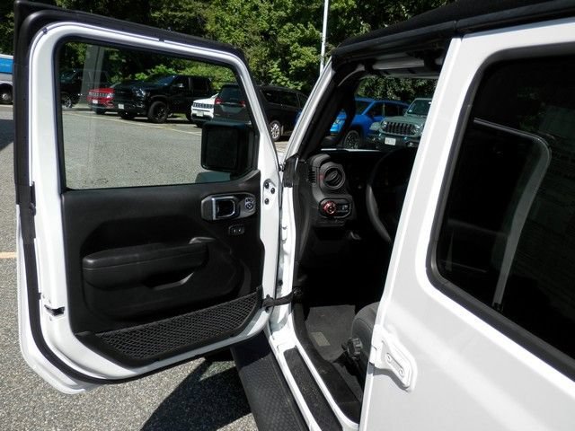 Used 2024 Jeep Gladiator Rubicon AWD/4WD image 15