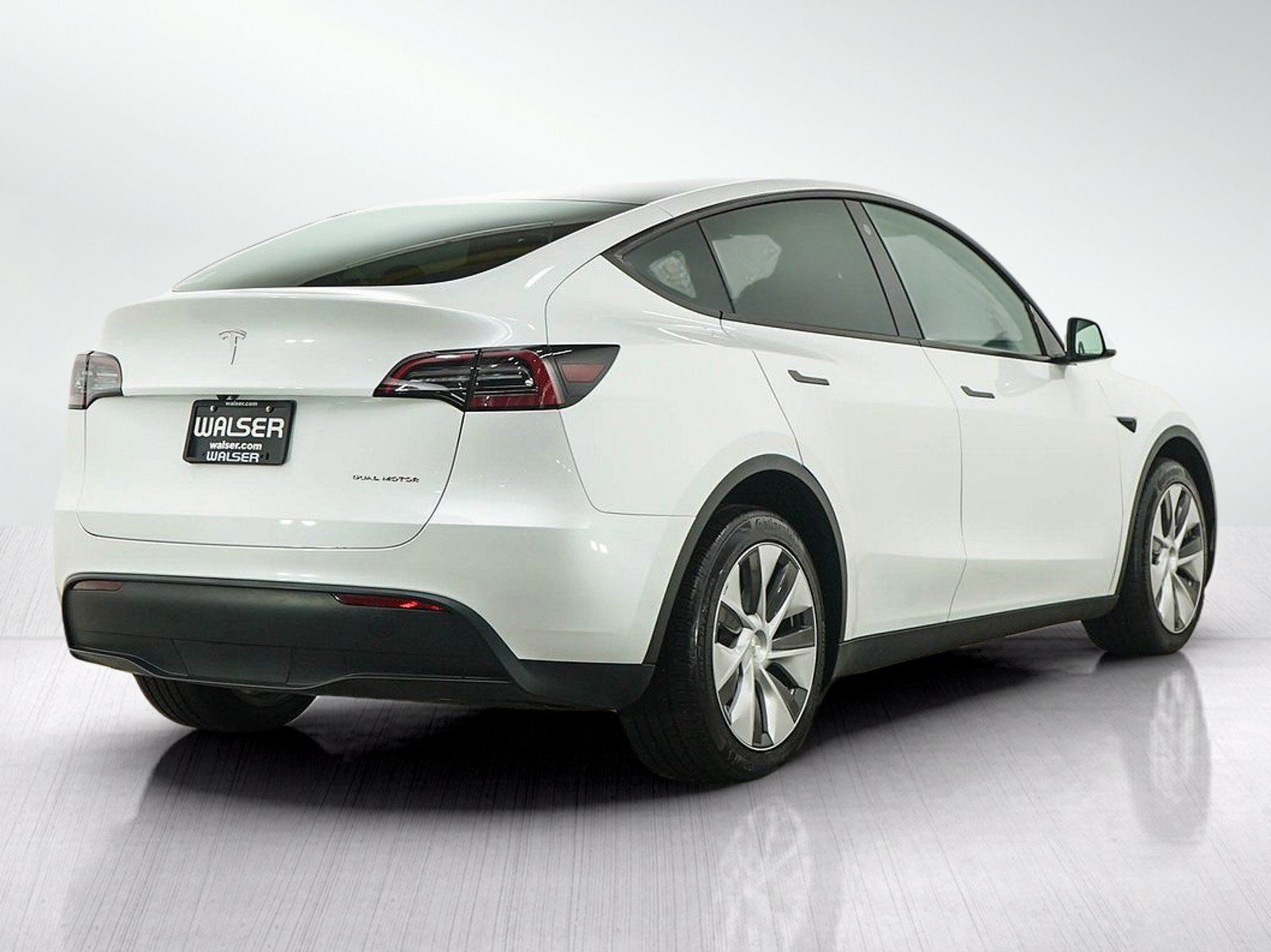 Used 2023 Tesla Model Y Long Range AWD/4WD image 5