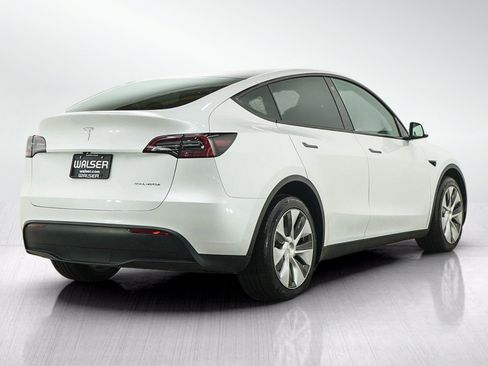 Used 2023 Tesla Model Y Long Range AWD/4WD image 5