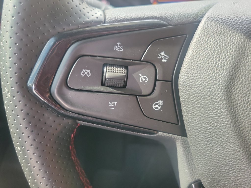Used 2025 Chevrolet Trax RS w/ Sunroof Package FWD image 19