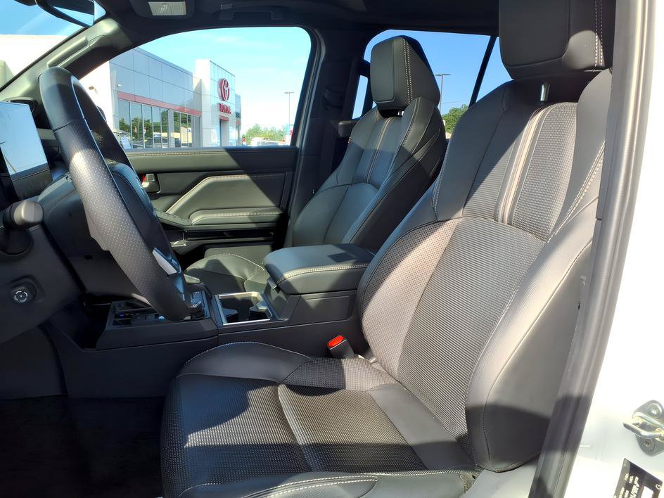 Certified 2025 Toyota 4Runner Limited AWD/4WD image 16