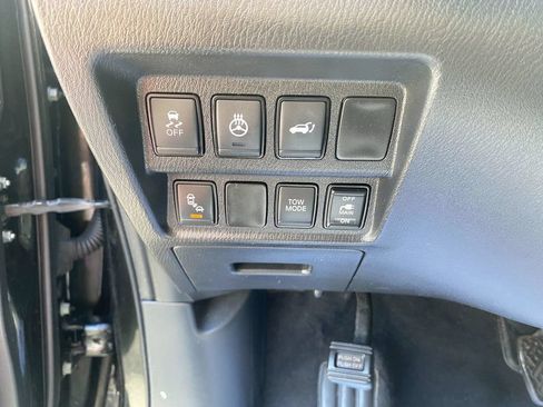 Used 2020 Nissan Pathfinder SL AWD/4WD image 14