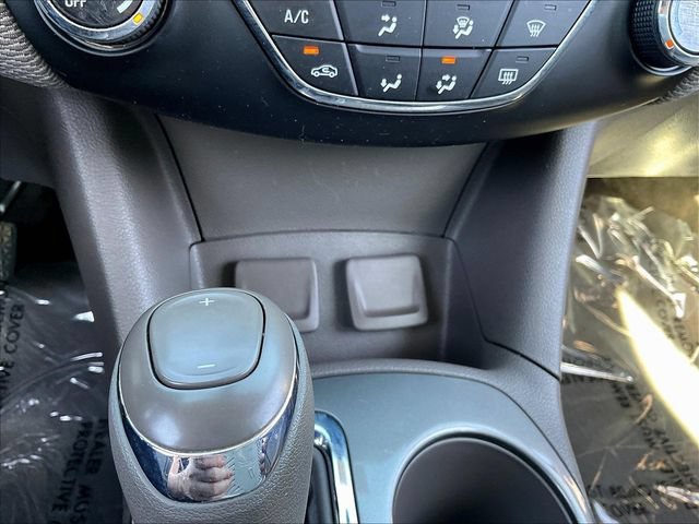 Used 2018 Chevrolet Cruze LT FWD image 17