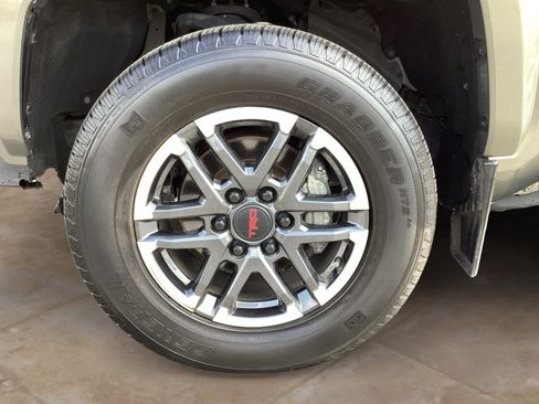 Used 2024 Toyota Tacoma TRD Sport image 27