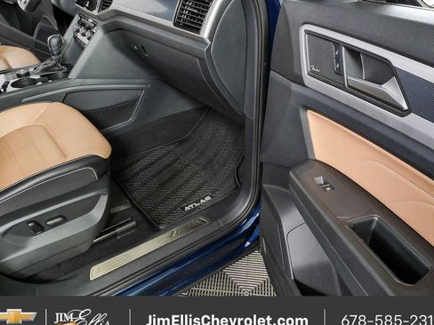 Used 2022 Volkswagen Atlas Cross Sport SEL Premium R-Line AWD/4WD image 24