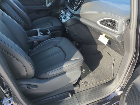 New 2026 Chrysler Pacifica Select w/ S Appearance Package image 49