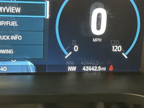 Used 2022 Ford F150 Lariat w/ Trailer Tow Package image 13