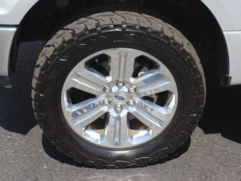 Used 2018 Ford F150 XLT w/ Equipment Group 302A Luxury AWD/4WD image 11