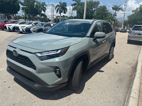 Used 2022 Toyota RAV4 XLE Premium FWD image 3