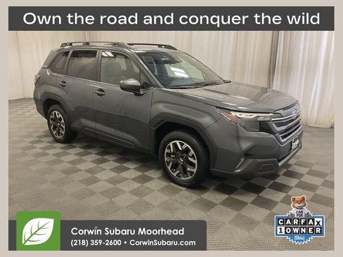 Used 2025 Subaru Forester Premium AWD/4WD image 1